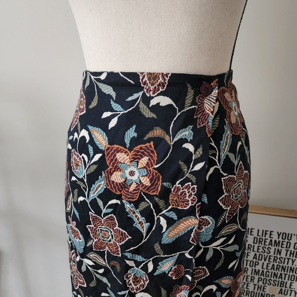 Charter Club deep blue flower print wrap skirt - Picture 2 of 5